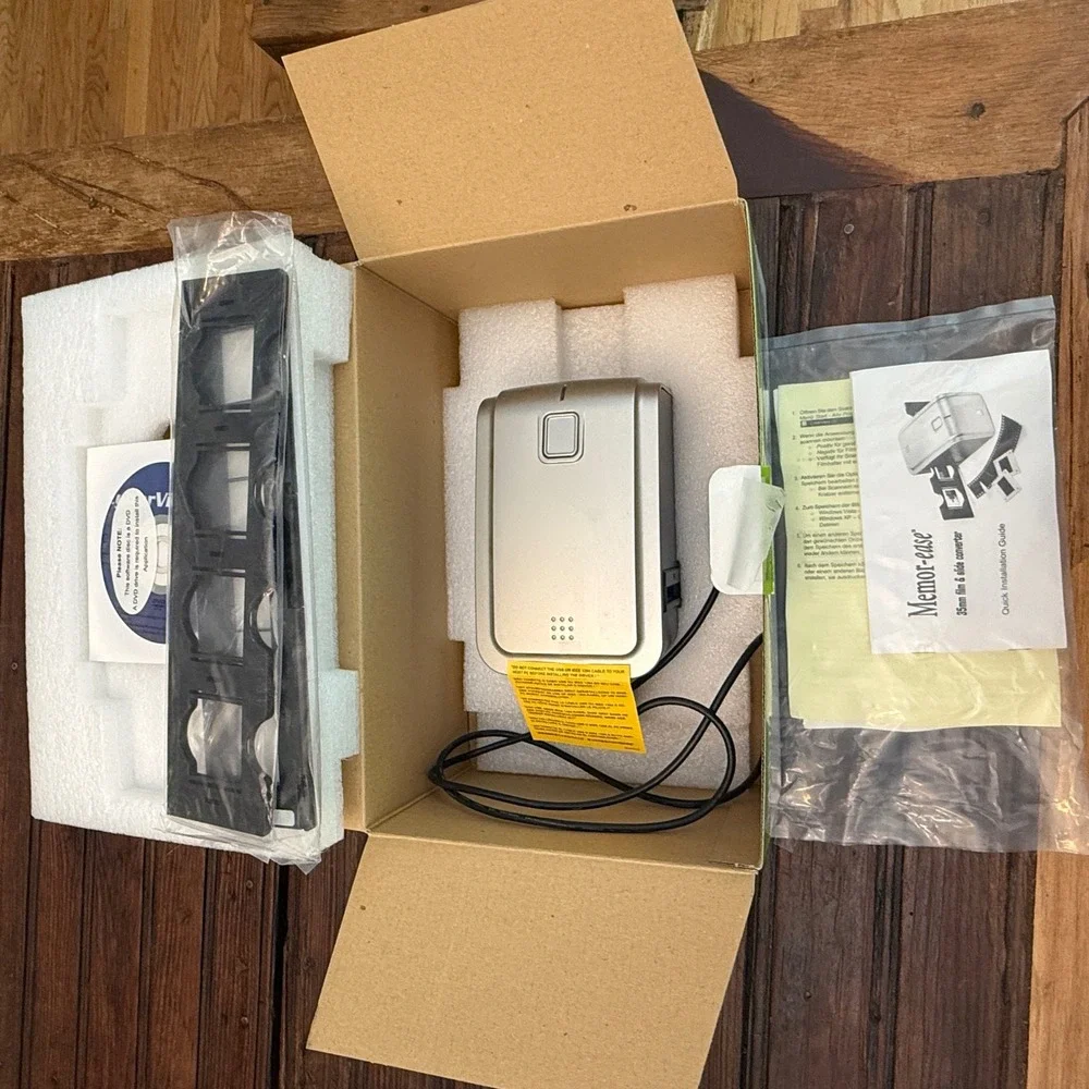 Pacific Image Memor-ease 35mm Film & Slide Converter Scanner 1800dpi USB 2.0